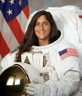 JSC2005-E-02663 : Astronaut Sunita Williams