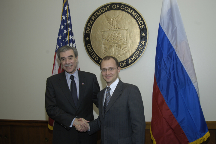 Secretary Gutierrez greets Russian Minister Sergei Kiriyenko