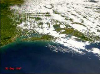 Transitions between relatively cloud free true color scenes of the Chesapeake Bay region from SeaWiFS