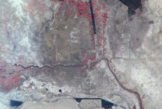 Mesopotamia in March 2000. Zoom into Euphrates, Tigris, and Shatt-al-Arab Rivers