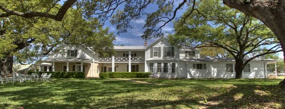 Panoramic photo of the Texas White House