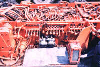 Difficult to maintain hydraulic hoses on a mining machine