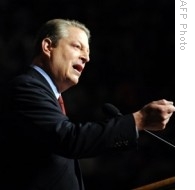 Former U.S. Vice President Al Gore outlines his vision for the future of U.S. energy needs at the Daughters of the American Revolution Constitution Hall in Washington, D.C., 17 Jul 2008