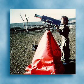 Geologist using a spectrometer to analyze the composition of volcanic gas, see <a href="http://virtual.er.usgs.gov/">Virtual Tour of Volcanoes and Earthquakes</a>
