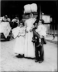 Italian immigrant family at Ellis Island.
