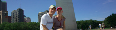 Couple in front of the Gateway Arch