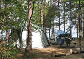 Camping rig at Twelvemile Beach Campground.