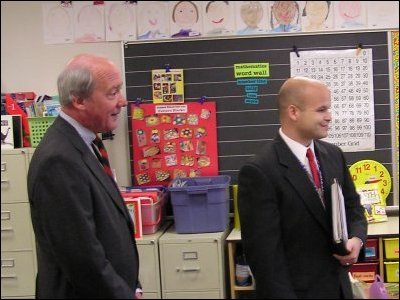 Deputy Secretary Hickok tours the Whittier Community School for the Arts during a NCLB Summer Reading Achievers event in Minneapolis, Minnesota (September 27, 2004).