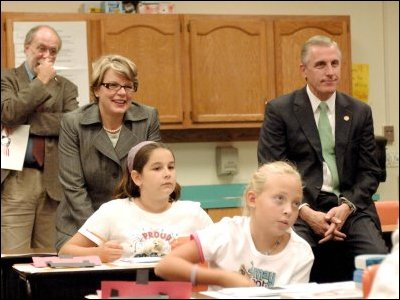 Secretary Spellings and Congressman Tim Murphy attend a class at Wilson Elementary School in West Allegheny, Pennsylvania.