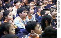 香港小学生听预防结核病讲座