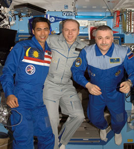 ISS015-E-34600 : Fyodor Yurchikhin, Oleg Kotov, Sheikh Muszaphar Shukor