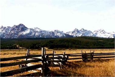 Photo of Sawtooth Mountains in Idaho