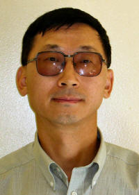 Photograph of Cheng Wang (67335 bytes)