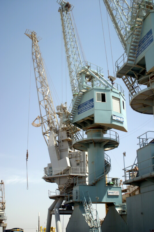 Cranes at old Umm Qasr port