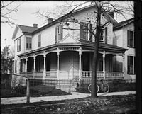 Front view of 7 Hawthorn Street with bicycle