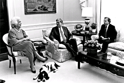 First Lady Barbara Bush hosts Dr. Billington and John Cole at the White House, Jan. 30, 1989