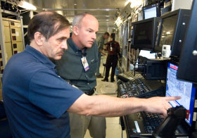 Vinogradov and Williams training for Expedition 13