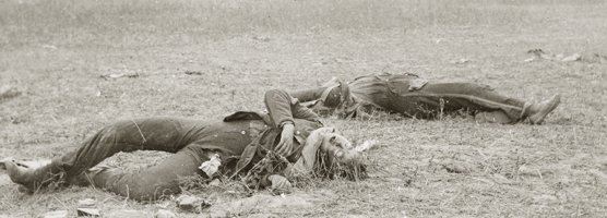 dead soldiers on the battlefield
