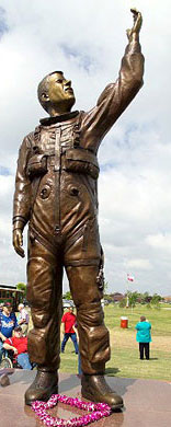 Willie McCool statue
