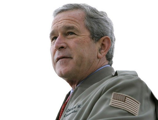 President George W. Bush delivers remarks to military personnel and families at Marine Corps Base Camp Pendleton, Calif., Tuesday, Dec. 7, 2004.White House photo by Eric Draper