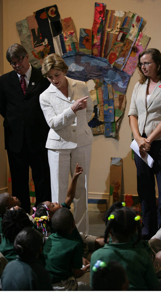  Mrs. Laura Bush speaks before a group of young students at the Ogden Museum for Southern Art Friday, May 30, 2008, in New Orleans, La. Mrs. Bush also recognized 2008 Institute of Museum and Library Services (IMLS) Grant awardees during her visit. White House photo by Shealah Craighead