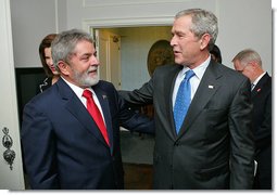 President George W. Bush meets with President Luiz Inacio Lula da Silva of Brazil Monday, Sept. 24, 2007, in New York. "We talked about alternative fuels. Brazil, under President Lula's leadership, is a leading producer of ethanol," said President Bush about their meeting. White House photo by Eric Draper