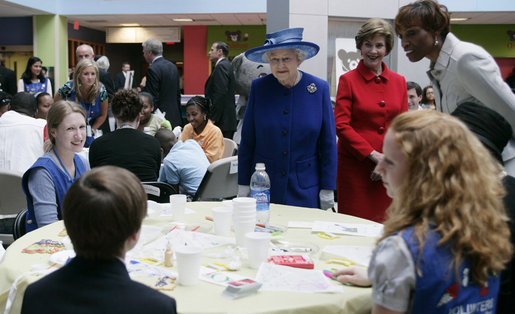 Mrs. Laura Bush and Her Majesty Queen Elizabeth II of Great Britain meet with patients, staff and family members Tuesday, May 8, 2007, during a visit to the Children’s National Medical Center in Washington, D.C. White House photo by Shealah Craighead