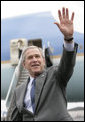 President George W. Bush waves upon arrival Thursday, April 19, 2007, at Dayton International Airport in Dayton, Ohio, where he delivered remarks on the global war on terror. White House photo by Eric Draper