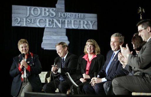 President George W. Bush participates in a conversation about the economy at Fidelity Investments in Manchester, N.H., Jan. 29, 2004. White House photo by Paul Morse