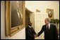 President George W. Bush welcomes President Thabo Mbeki of South Africa, to the Oval Office of the White House Wednesday, June 1, 2005. White House photo by Eric Draper