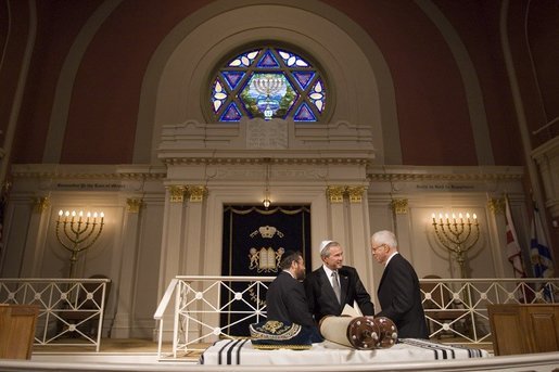 President George W. Bush visits the Sixth and I Historic Synagogue in Washington DC before giving remarks at the National Dinner Celebrating 350 Years of Jewish Life in America on Wednesday September 14, 2005. White House photo by Paul Morse