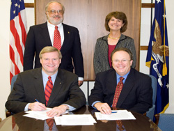 OSHA and AFSA sign a national Alliance on September 24, 2008