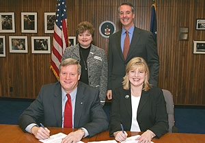 (Front Row L-R) OSHA’s Assistant Secretary, Edwin G. Foulke, Jr. and Paula Graling, President, AORN. (Back Row L-R) and AORN representatives, Mary Jo Steiert and Patrick Voight after signing the national Alliance agreement.