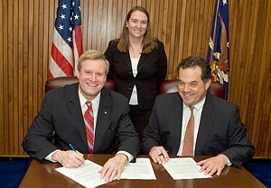 (L to R) Edwin G. Foulke, Jr., Assistant Secretary, USDOL-OSHA; Michaela Rydstrom, Assistant, Environment, Health and Safety, BIA; Joseph Casper, Vice President, Environment, Health and Safety, BIA at the national Alliance renewal signing on March 27, 2008.