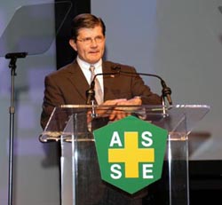 OSHA’s then-Assistant Secretary John Henshaw speaks during the plenary session of ASSE's Professional Development Conference; Safety 2004: "Advancing the EH & S Profession."