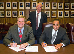 (L-R) Edwin G. Foulke, Jr., Assistant Secretary, OSHA; Al Rose, Alliance Chairperson, SWRI; and Ron Pilla, Safety Chairperson, SWRI; sign a national Alliance renewal agreement on July 11, 2007.