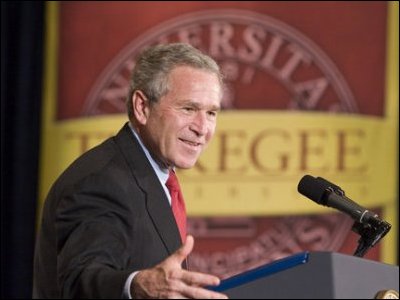 President Bush discusses the American Competitiveness Initiative at Tuskegee University in Tuskegee, Alabama. White House photo by Paul Morse