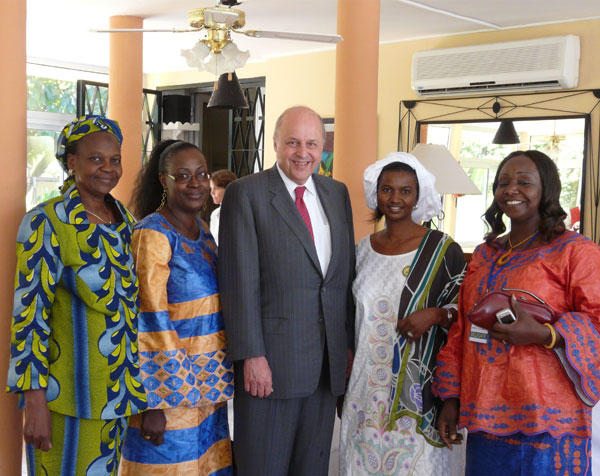 Deputy Secretary Negroponte at society lunch in Bamako, Mali. State Department photo
