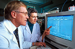 Chemists Richard Anderson and Marilyn Polansky use high-performance liquid chromatography to identify compounds from cinnamon that improve the action of insulin.