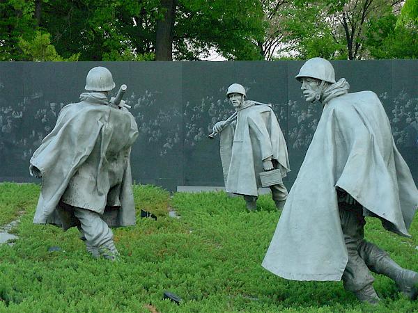 Korean War Veterans Memorial: Platoon with Granite Wall