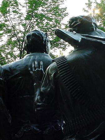 Vietnam Veterans Memorial: Three Servicemen Statue (Back)