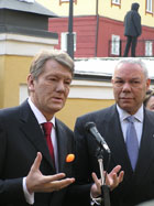 Secretary Powell with Ukrainian President Viktor Yushchenko speak to the press during th Ukrainian Presidential Inauguration. 