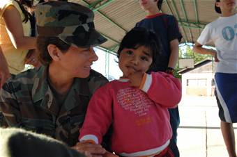 Airmen spend day with Chilean children