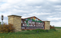 Image of the sign at the entrance to the USDFRC Farm showing UW and ARS-USDA affliations.