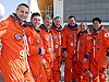 Endeavour astronauts pose at 195-foot level