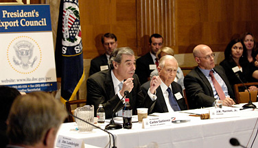 Left to right: Carlos M. Gutierrez, secretary of commerce, J.W. Marriott, Jr., chairman of the President's Export Council (PEC), and Henry M. Paulson, Jr., secretary of the treasury, at the meeting of the PEC that was held in Washington, D.C., June 7, 2007.