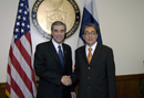 Secretary Gutierrez greets the Thai Deputy Prime Minister and Minister of Commerce
