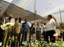 Gutierrez and Members of Congressional Delegation Learn About Flower Production in Colombia. Click here for larger image.
