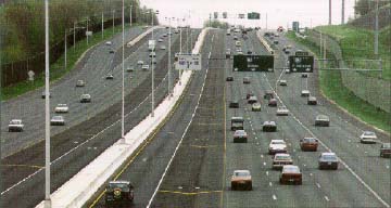Photo of I84, CT, showing HOV lanes in the center of a multilane highway