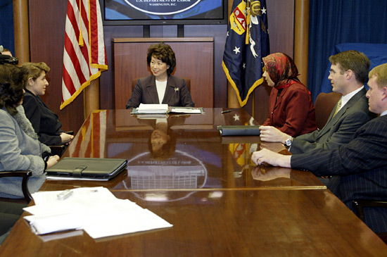 Secretary Chao meets with DOL and Iraqi labor officials.